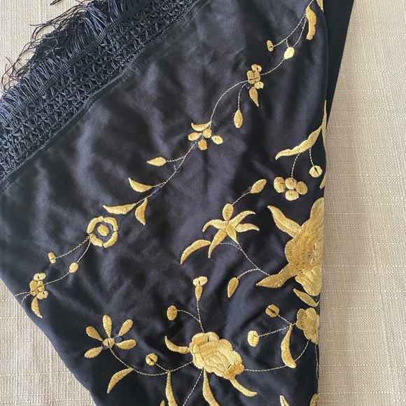 Elegant Black and Gold Embroidered Shawl - Picture 2 of 3